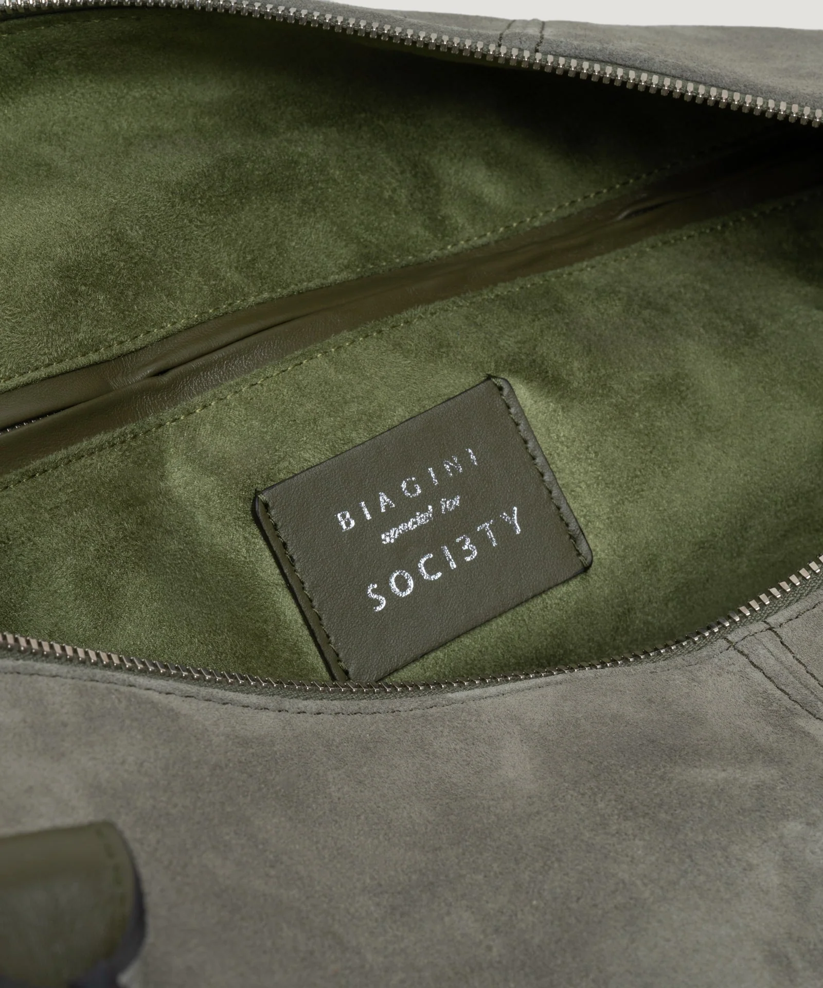 Soft weekender bag suède olijfgroen - Image 7